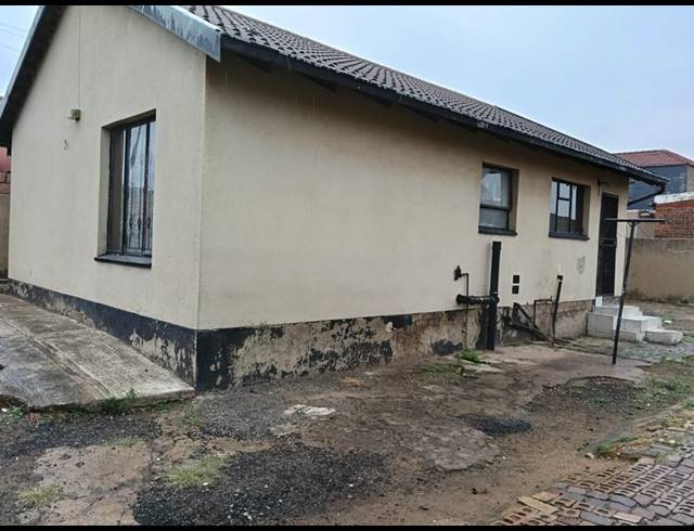 3 BEDROOM HOUSE FOR SALE IN JABAVU
